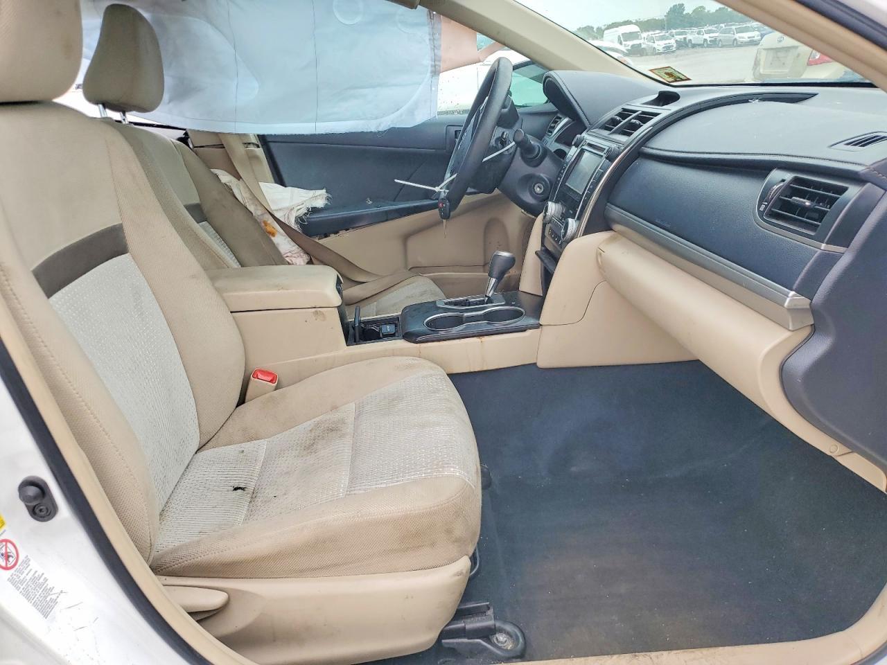 2012 Toyota Camry Le - Image 7