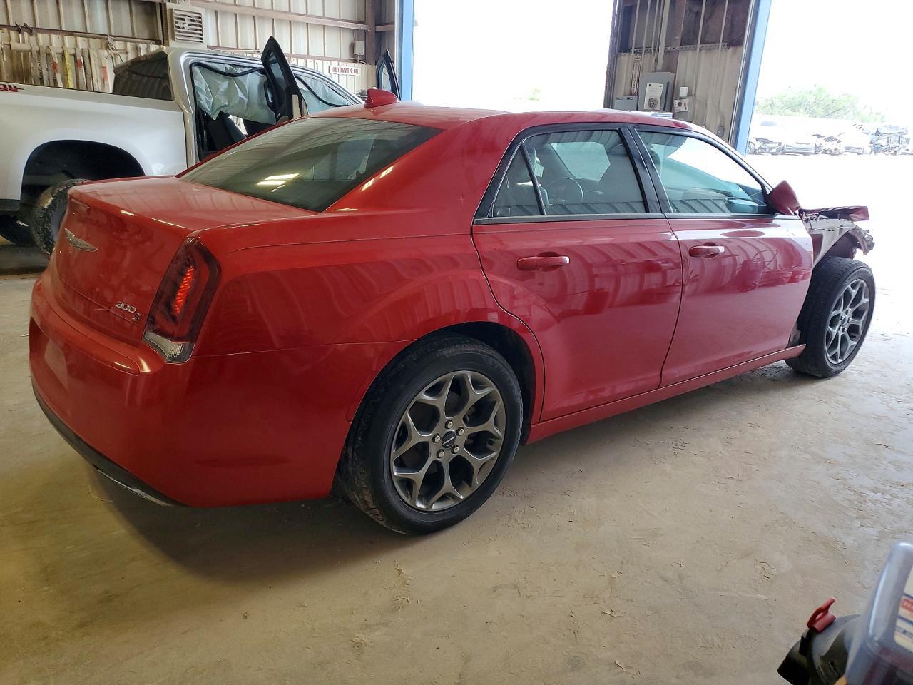 2016 Chrysler 300 S - Фото 3
