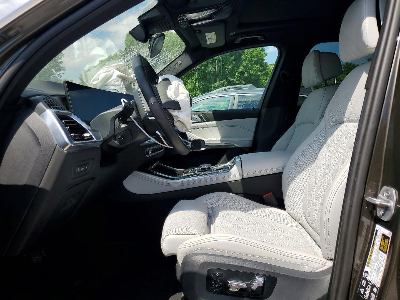 2025 BMW X5 xDrive40I - Image 7