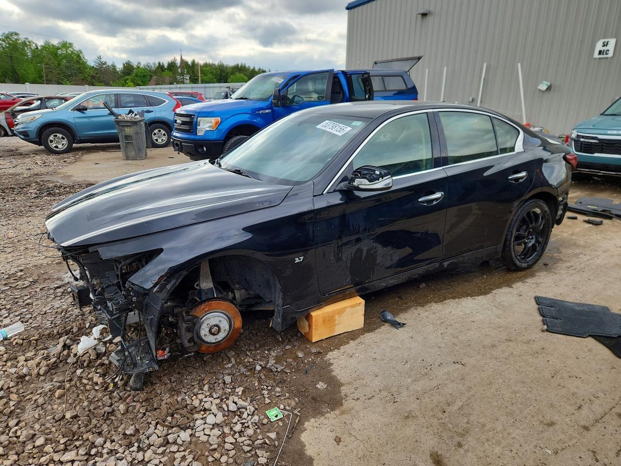 2015 Infiniti Q50 Premium