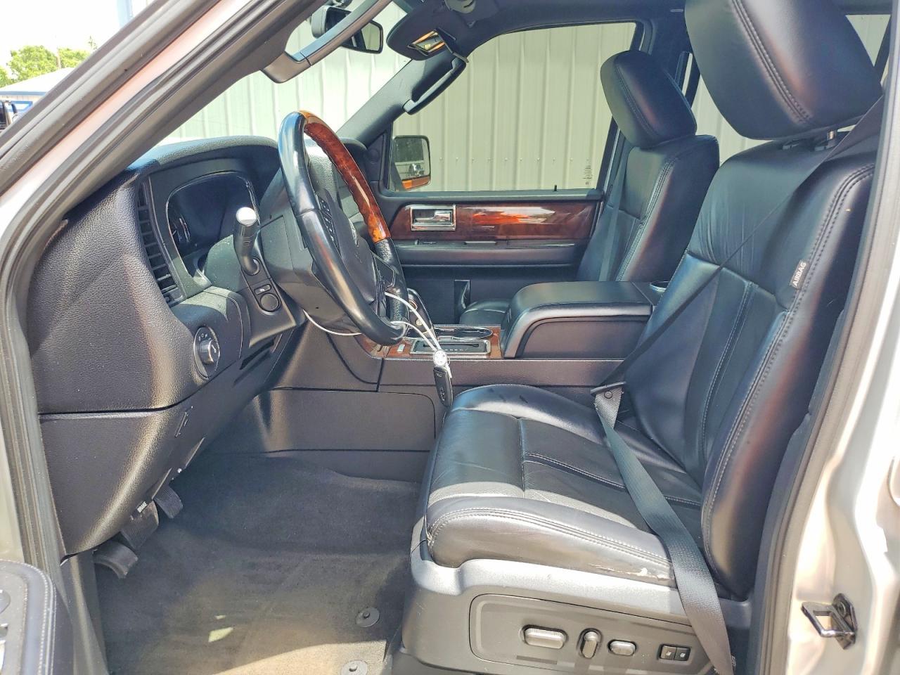 2017 Lincoln Navigator Select - Image 7