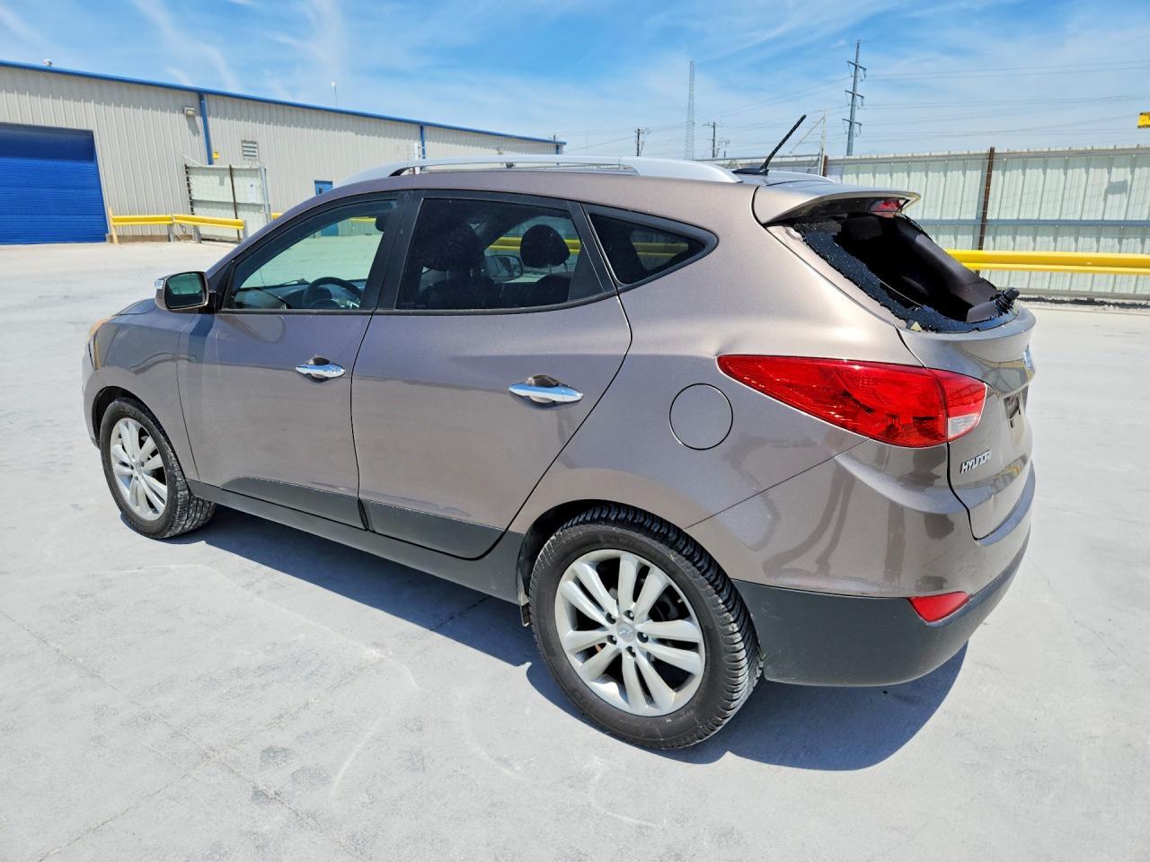 2013 Hyundai Tucson Limited - Image 2