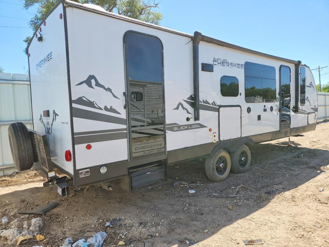 2022 Forest River Cherokee Camper - Image 4