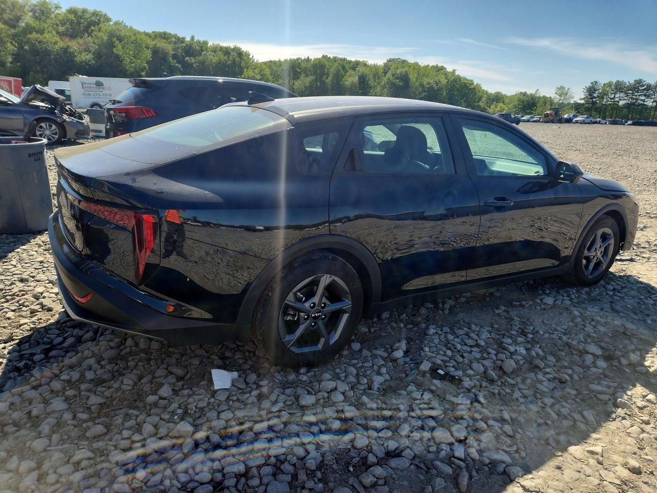 2025 Kia K4 Lxs - Image 3