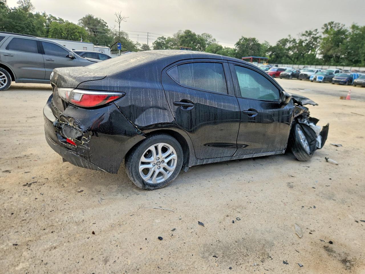 2017 Toyota Yaris Ia Base - Image 3