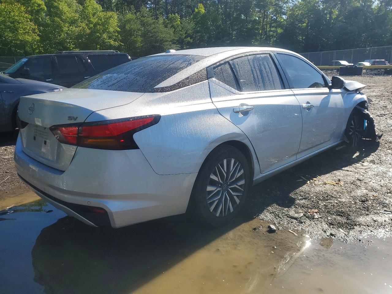 2023 Nissan Altima Sv - Image 3