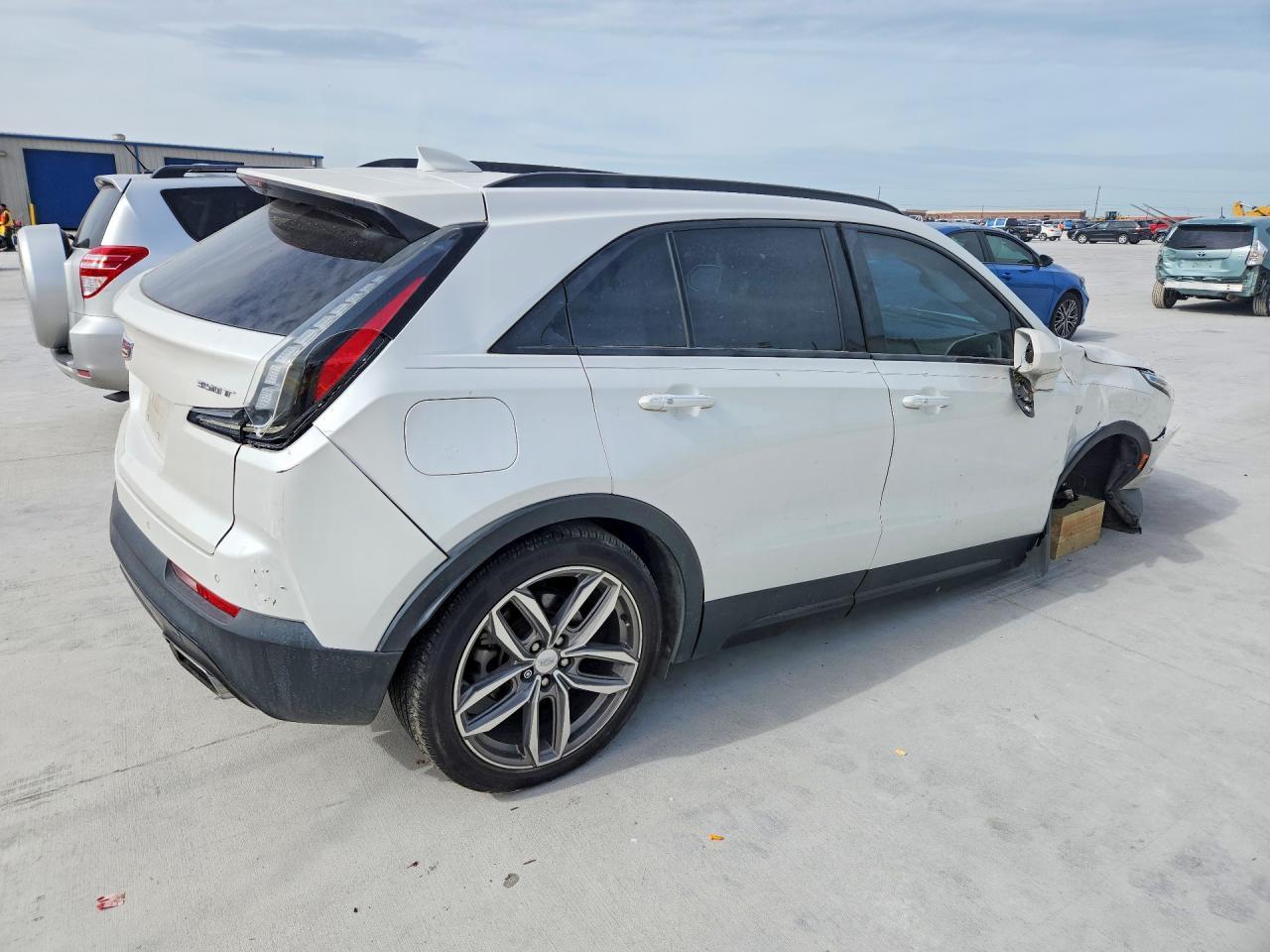 2020 Cadillac Xt4 Sport - Фото 3