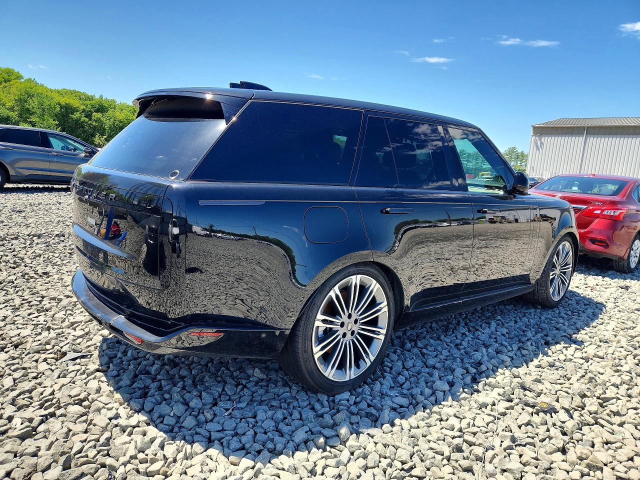 2025 Land Rover Range Rover Se - Image 3