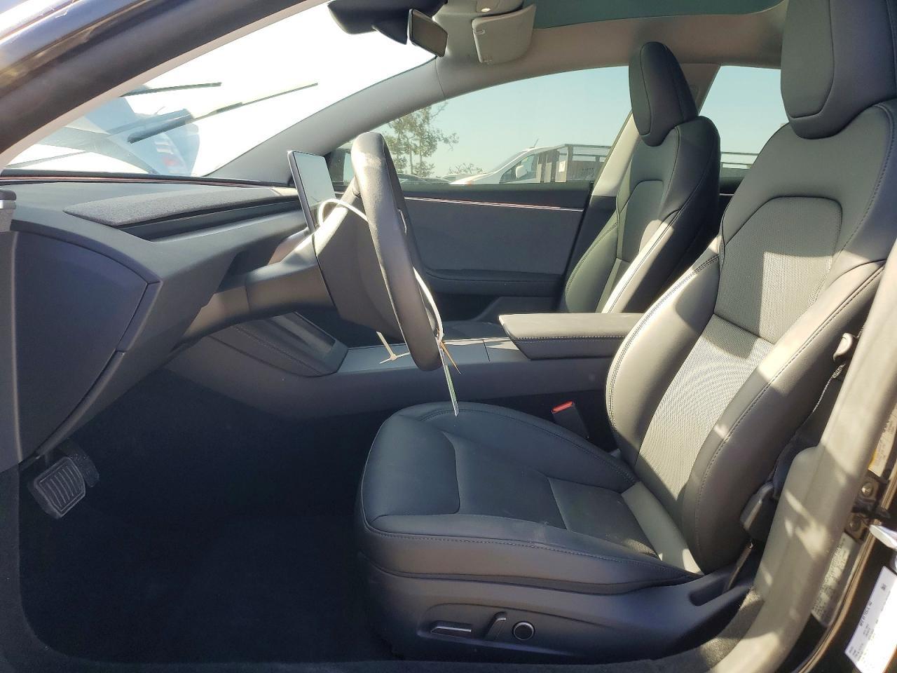 2025 Tesla Model 3 - Image 7