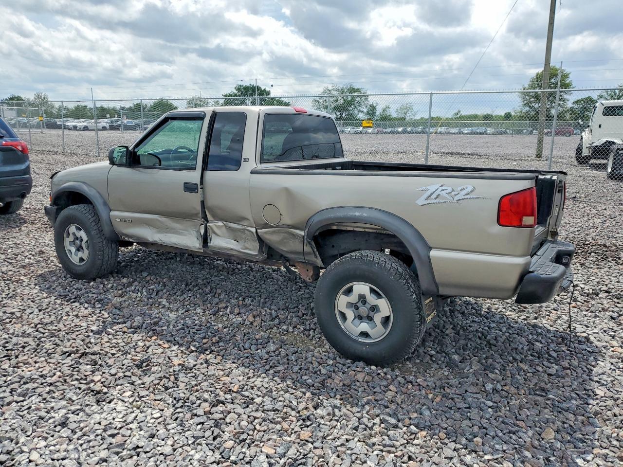 2003 Chevrolet S Truck S10 - Фото 2