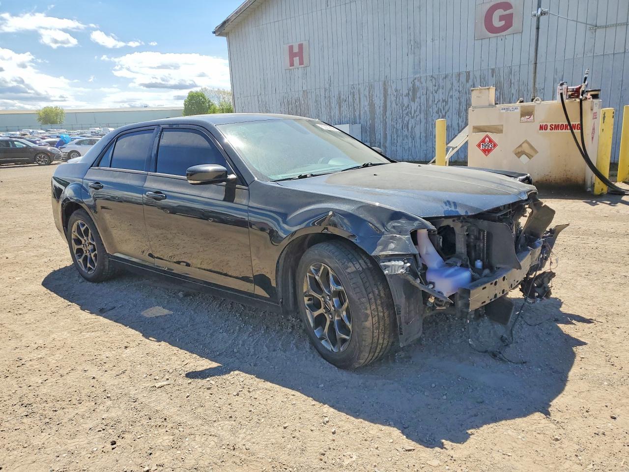 2015 Chrysler 300 S - Image 4