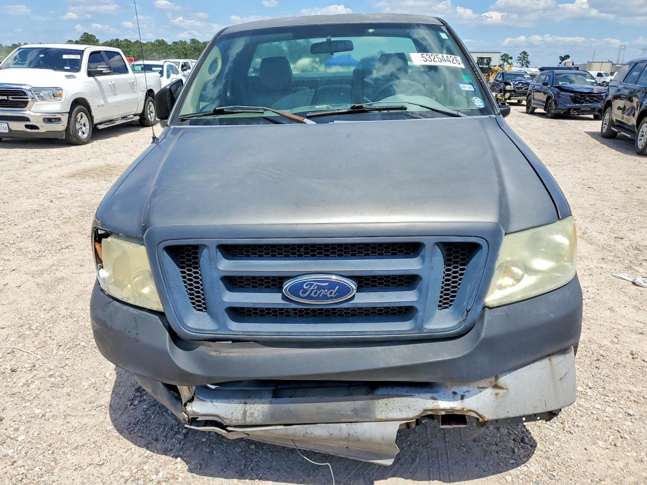2005 Ford F150 - Image 5