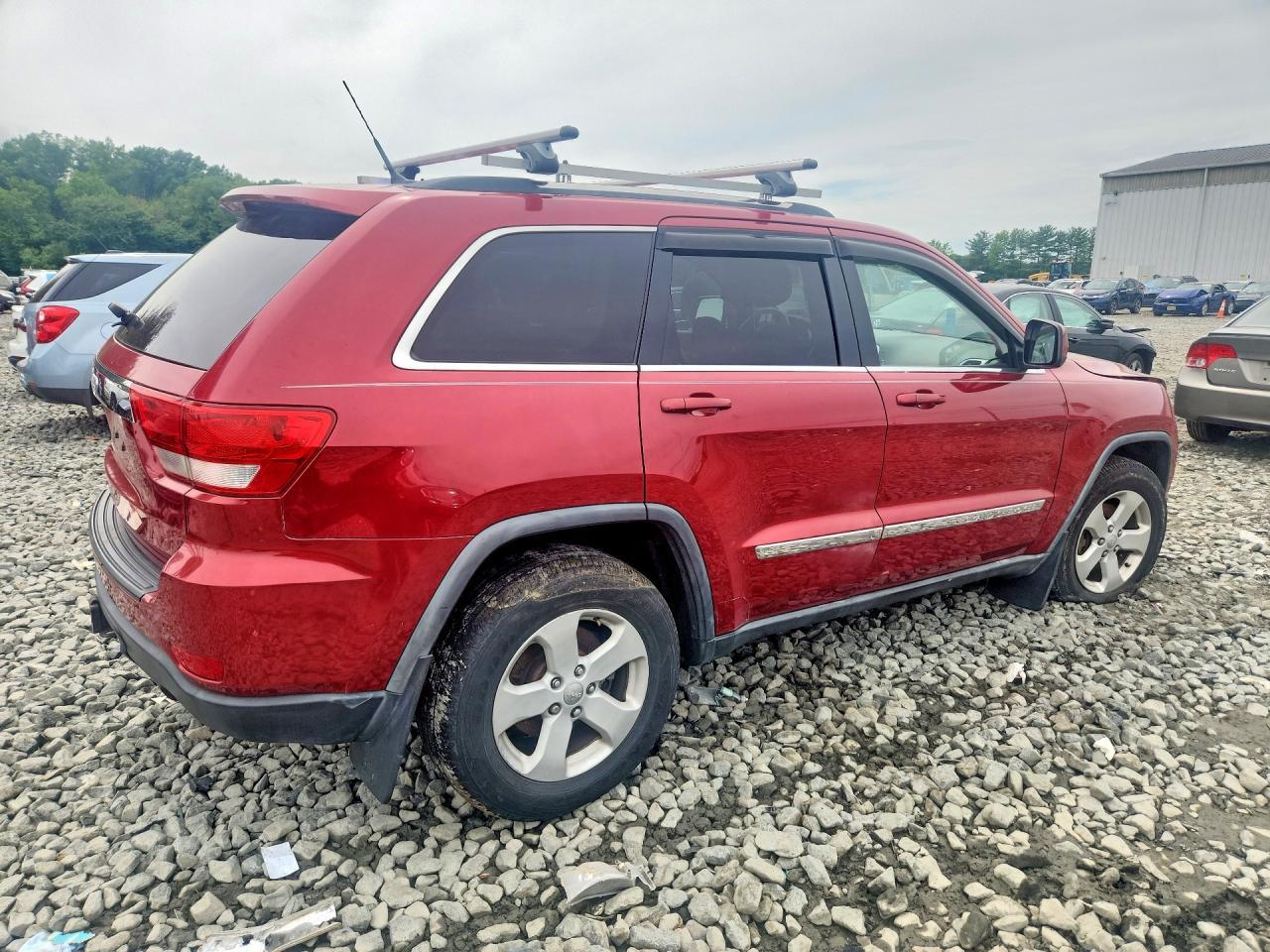 2011 Jeep Grand Cherokee Laredo - Image 3