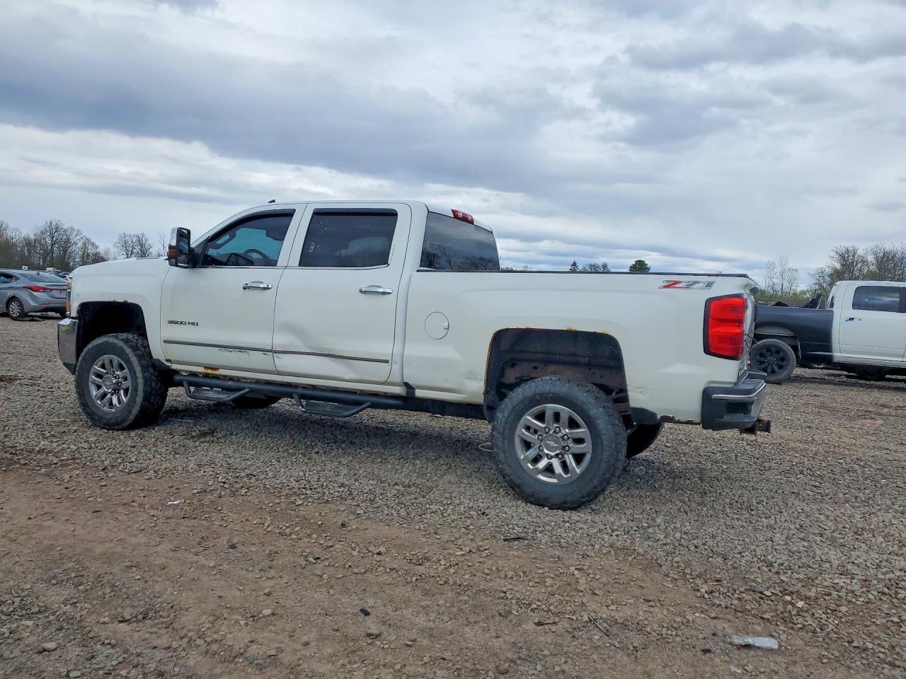 2017 Chevrolet Silverado K3500 Ltz - Image 2