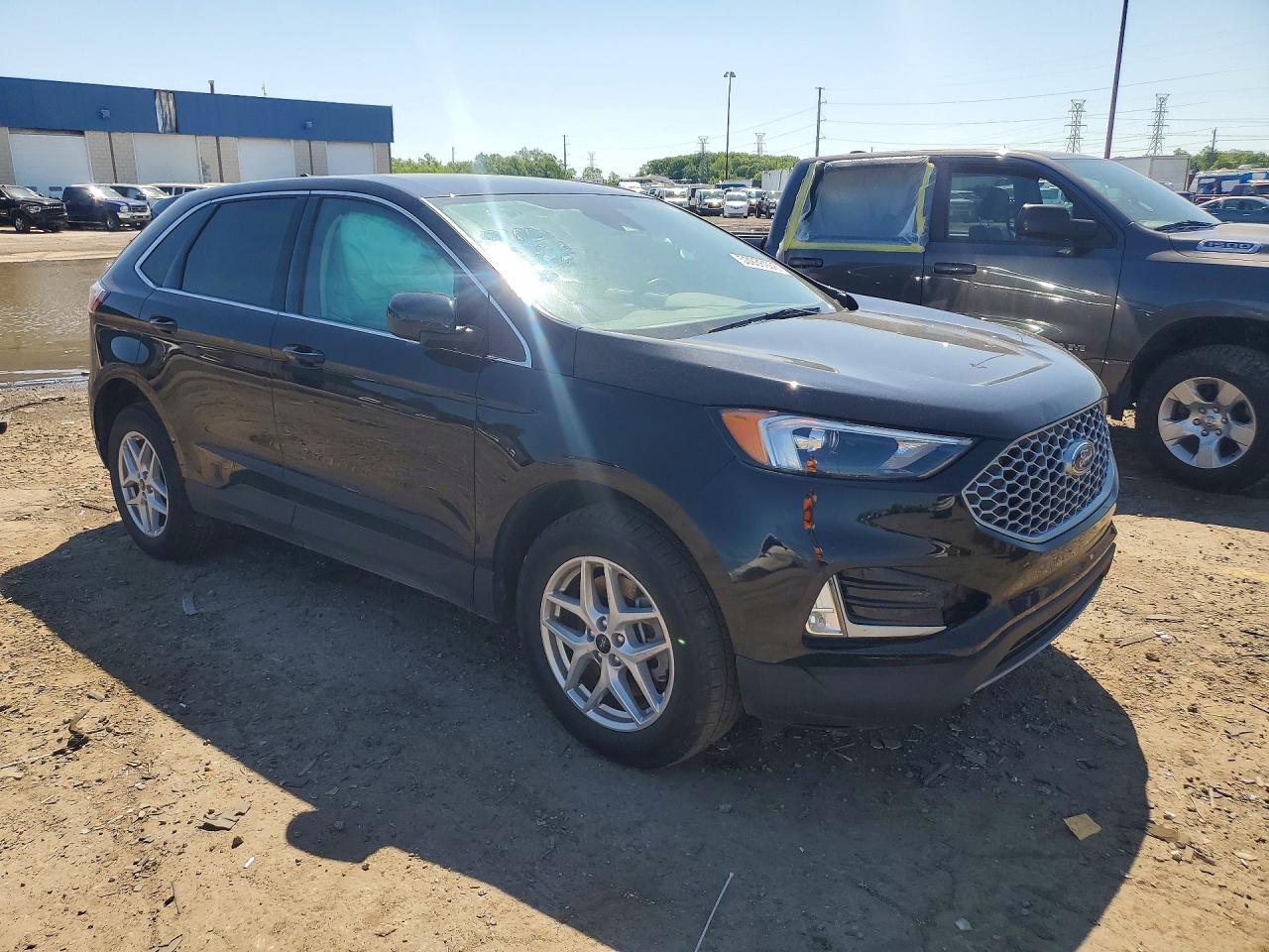 2024 Ford Edge Sel - Image 4