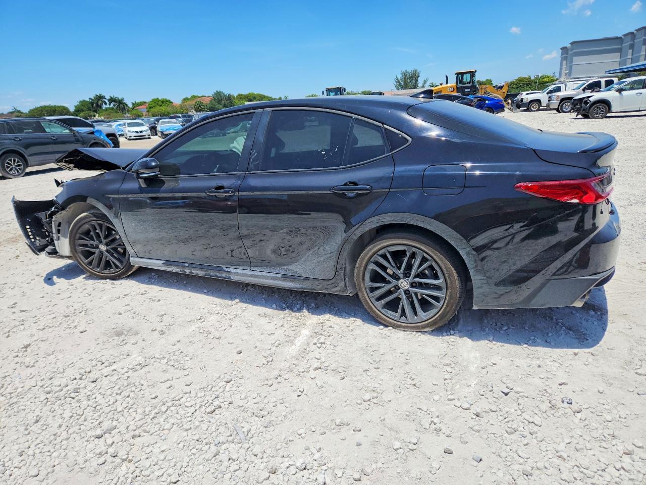 2026 Toyota Camry - Фото 2