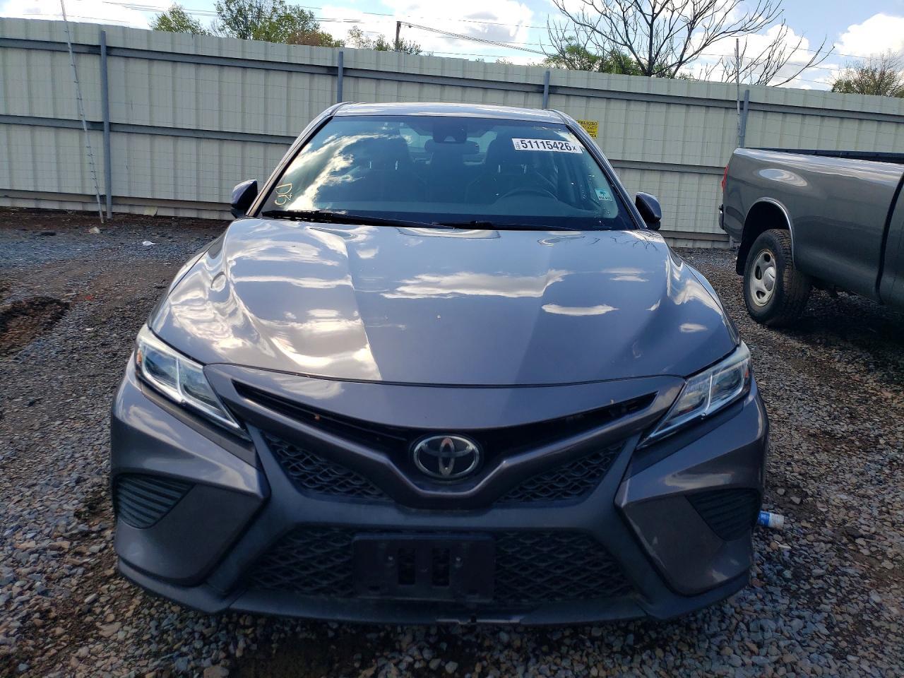 2020 Toyota Camry Se - Image 5
