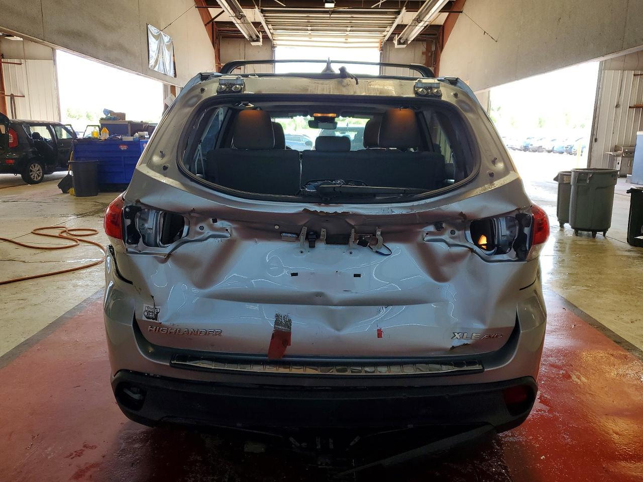 2018 Toyota Highlander Xle - Фото 6