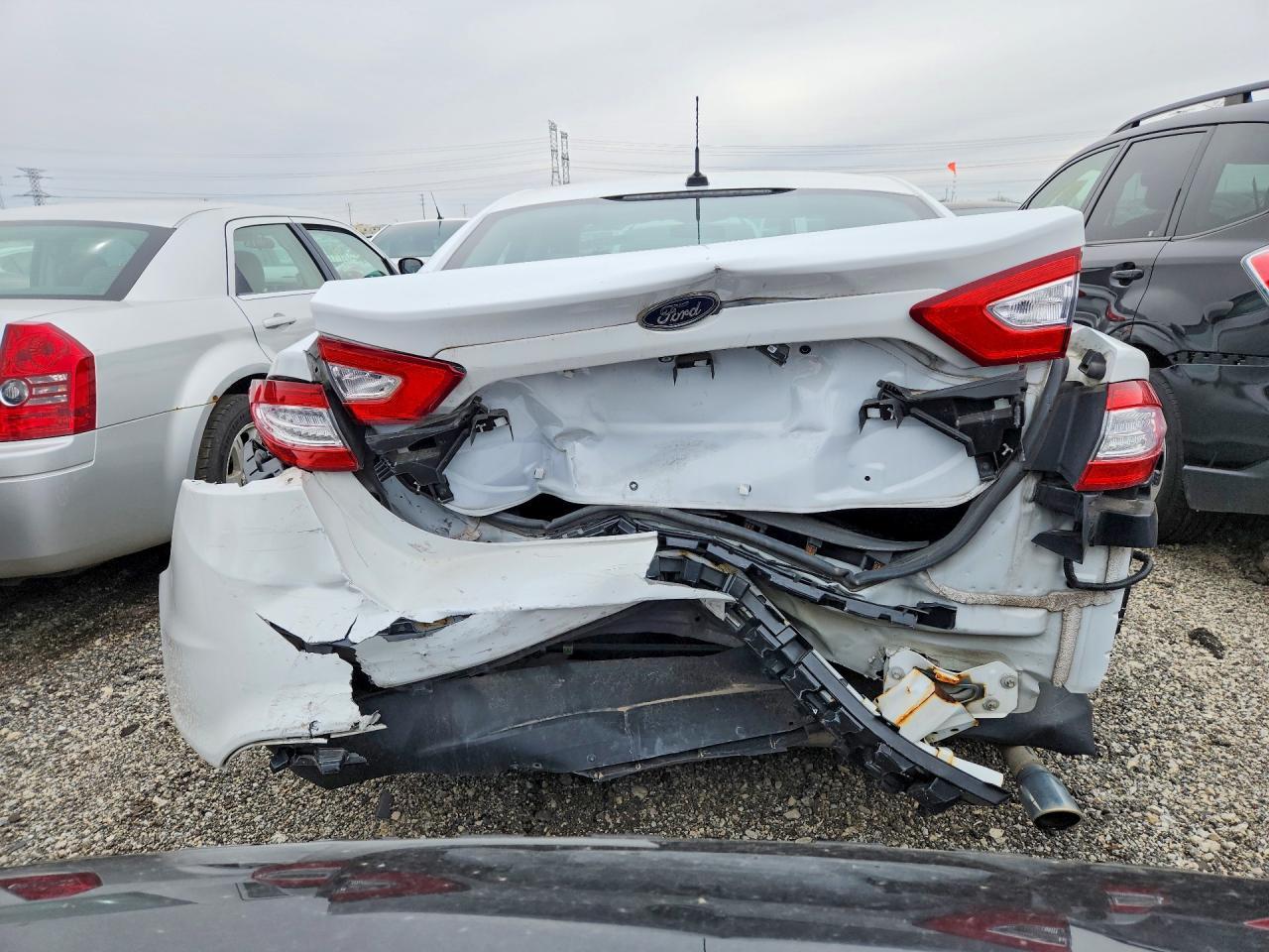 2016 Ford Fusion S - Фото 6