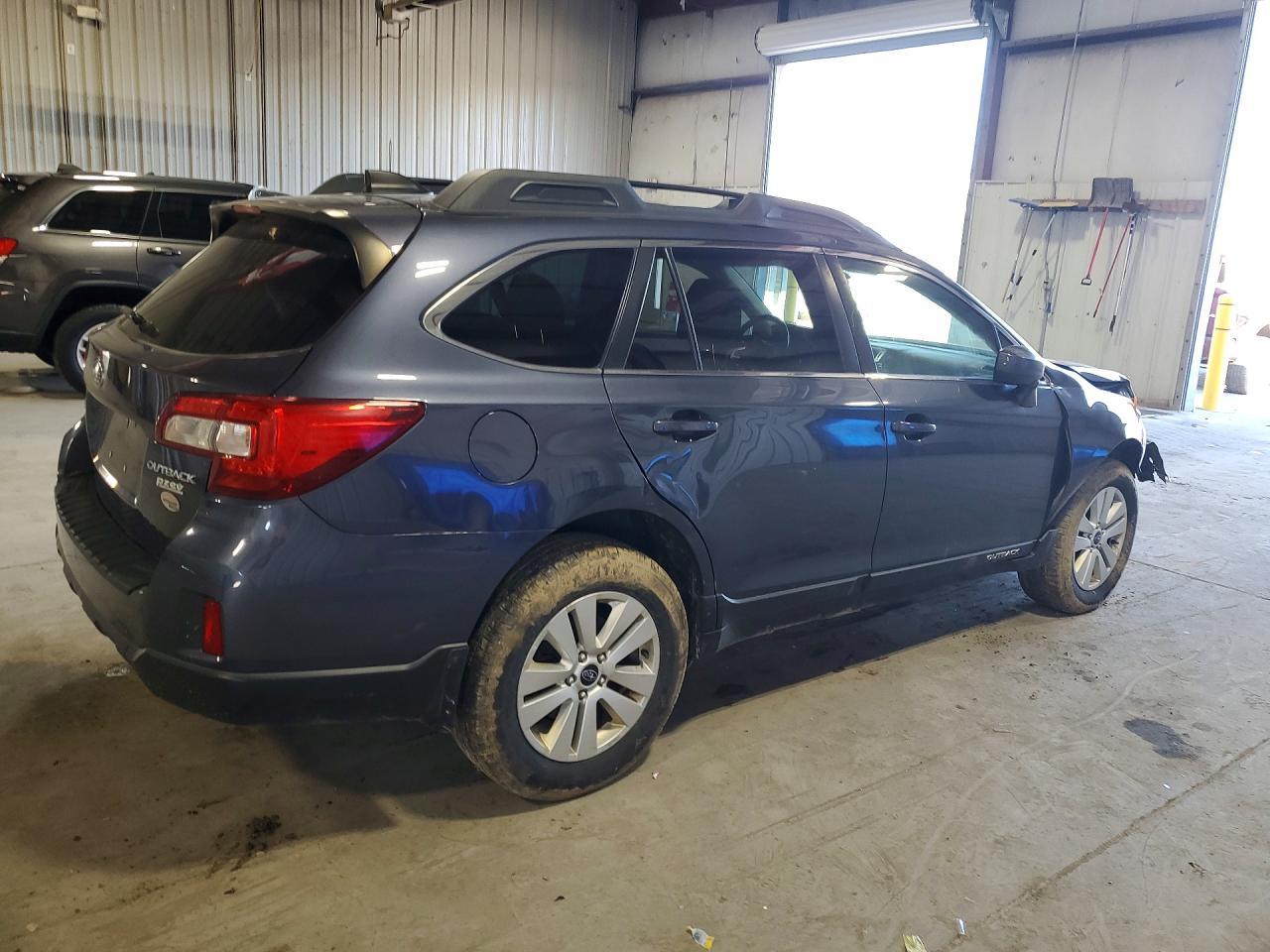2017 Subaru Outback 2.5I Premium - Image 3