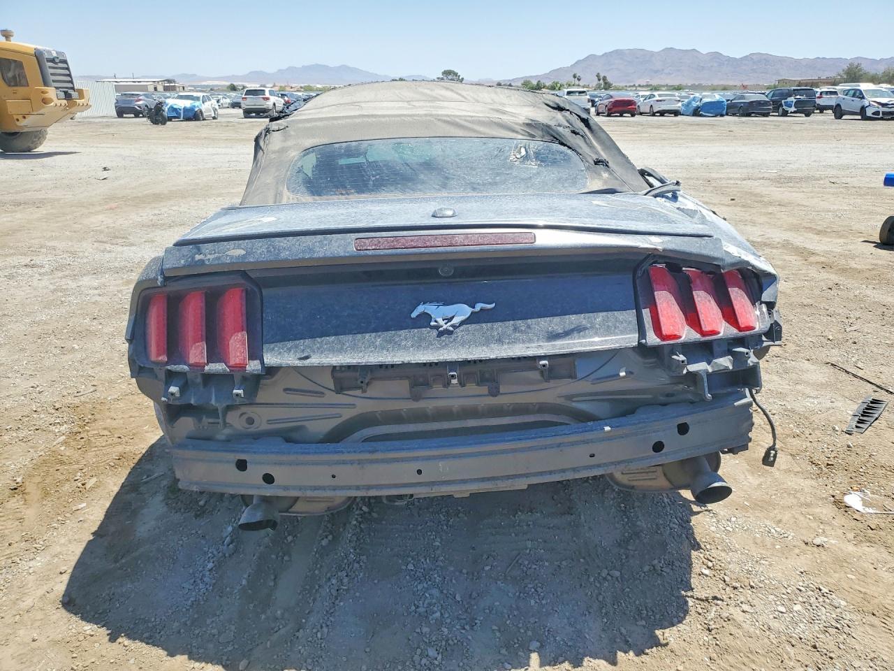 2015 Ford Mustang I4 Convertible - Фото 6