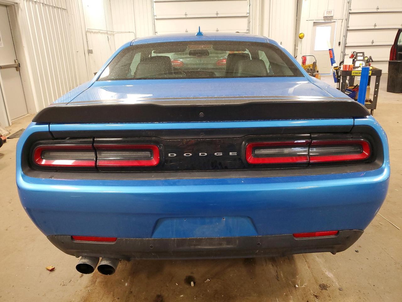 2015 Dodge Challenger R - Image 6