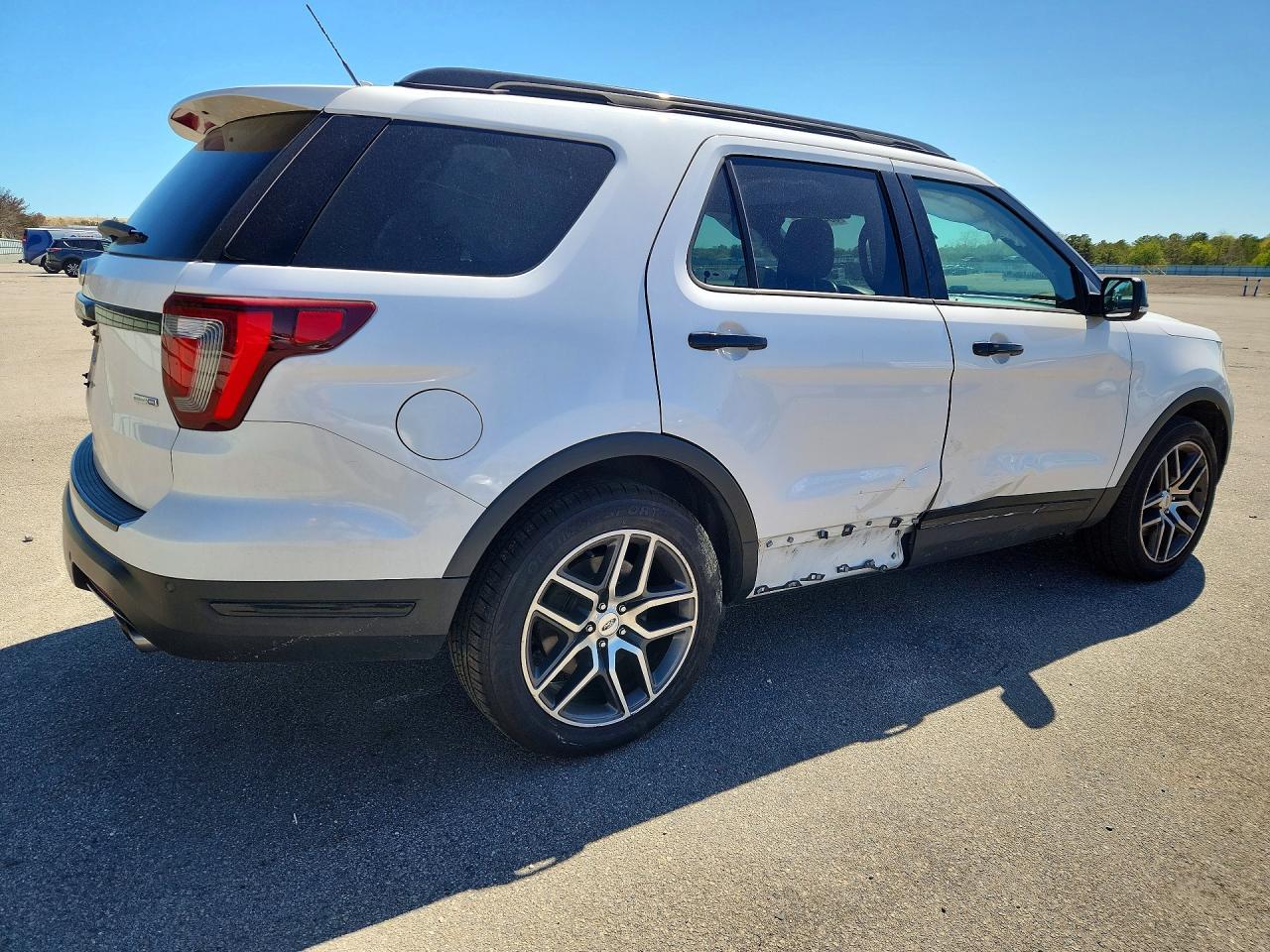 2018 Ford Explorer Sport - Фото 3