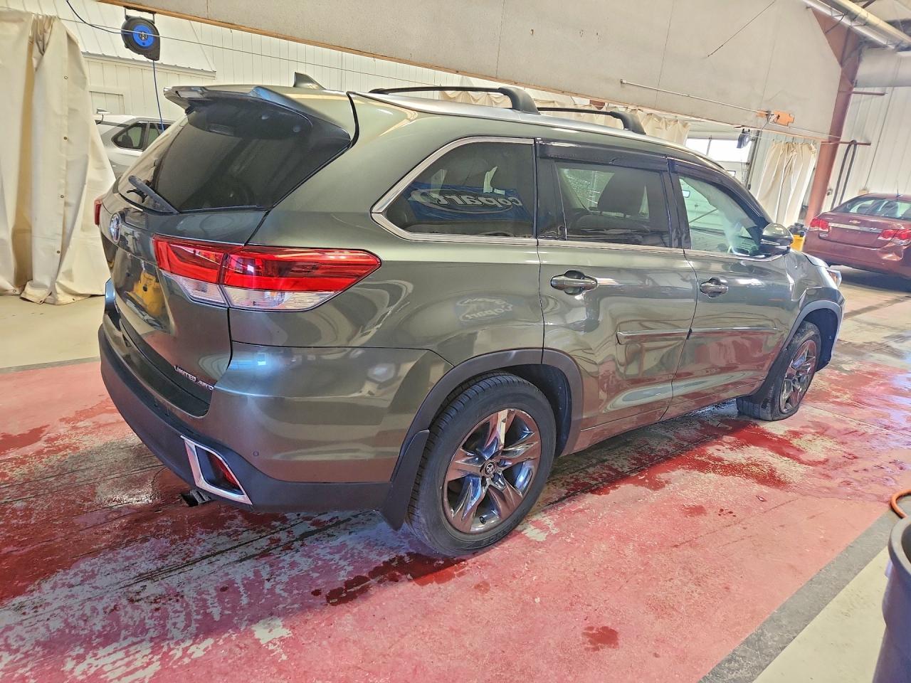 2018 Toyota Highlander Limited - Фото 3