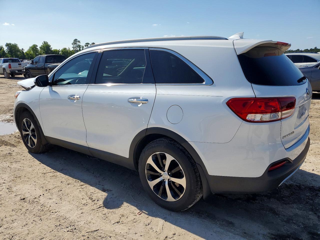 2017 Kia Sorento Ex - Image 2