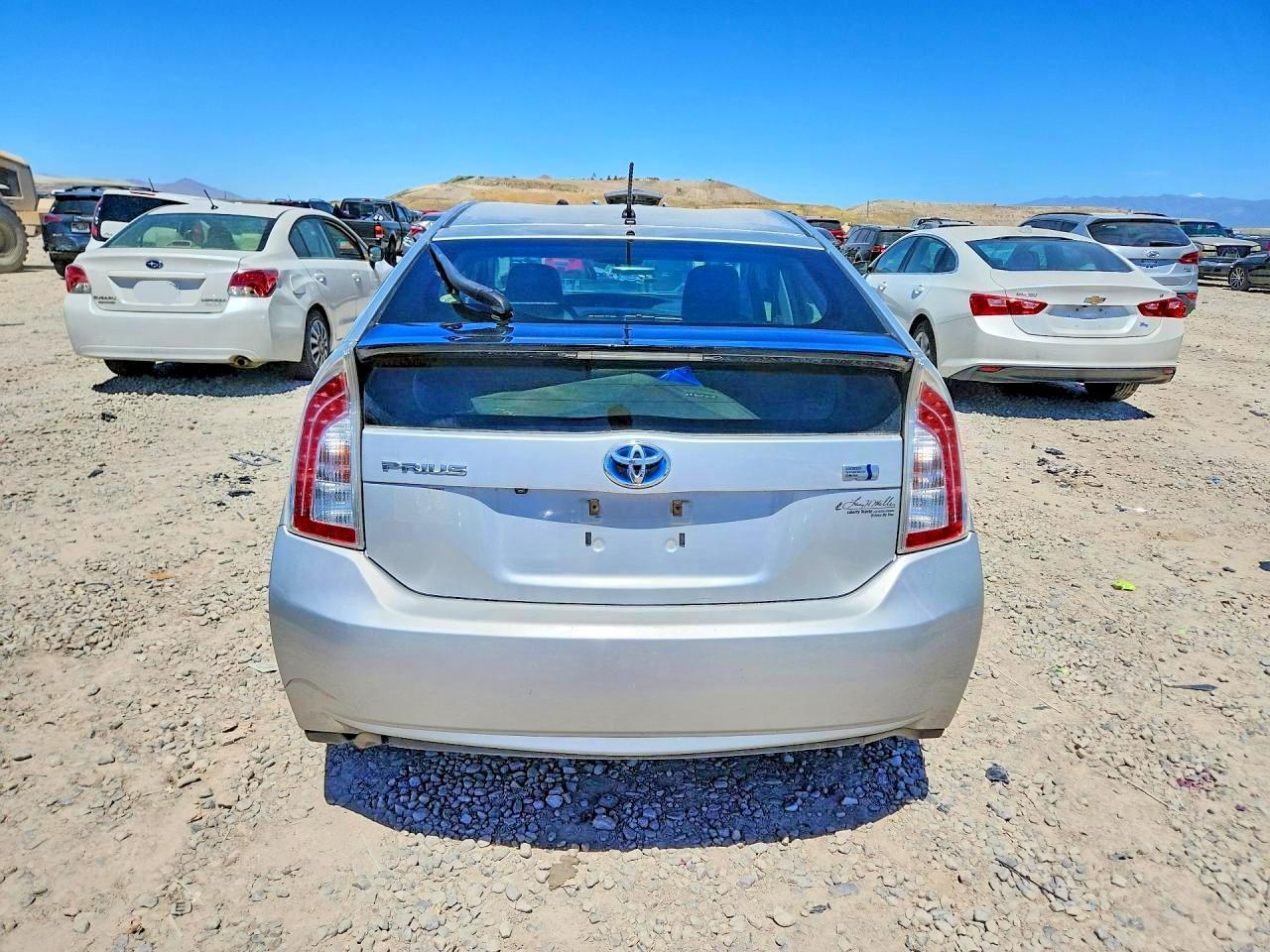 2015 Toyota Prius Two - Фото 6