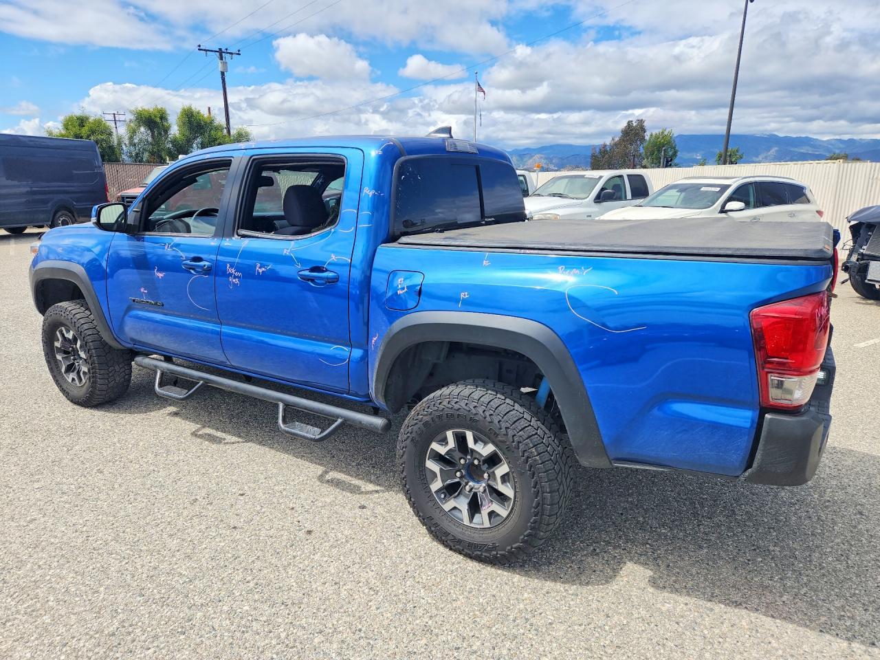 2017 Toyota Tacoma Trd Off-Road - Image 2