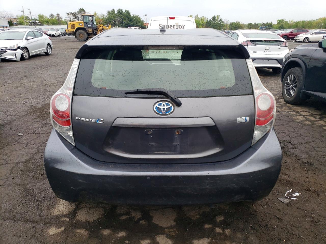2012 Toyota Prius C Two - Image 6