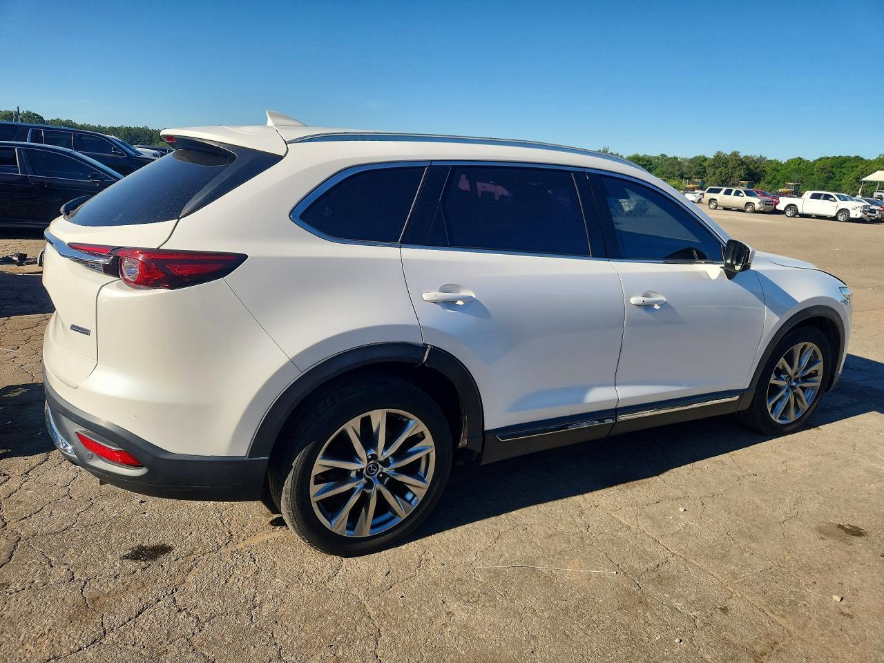 2017 Mazda Cx-9 Grand Touring - Image 3