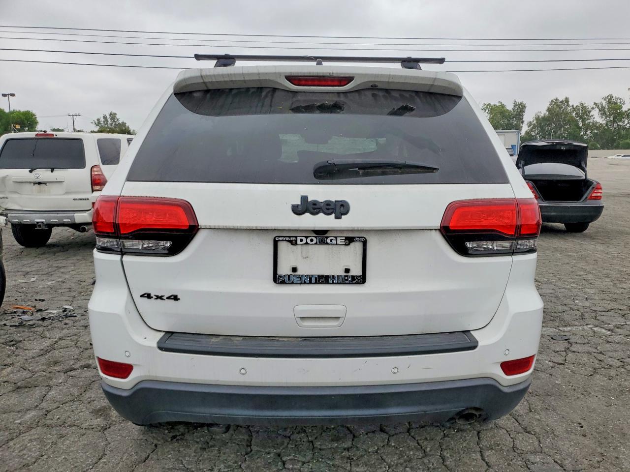 2019 Jeep Grand Cherokee Laredo - Image 6
