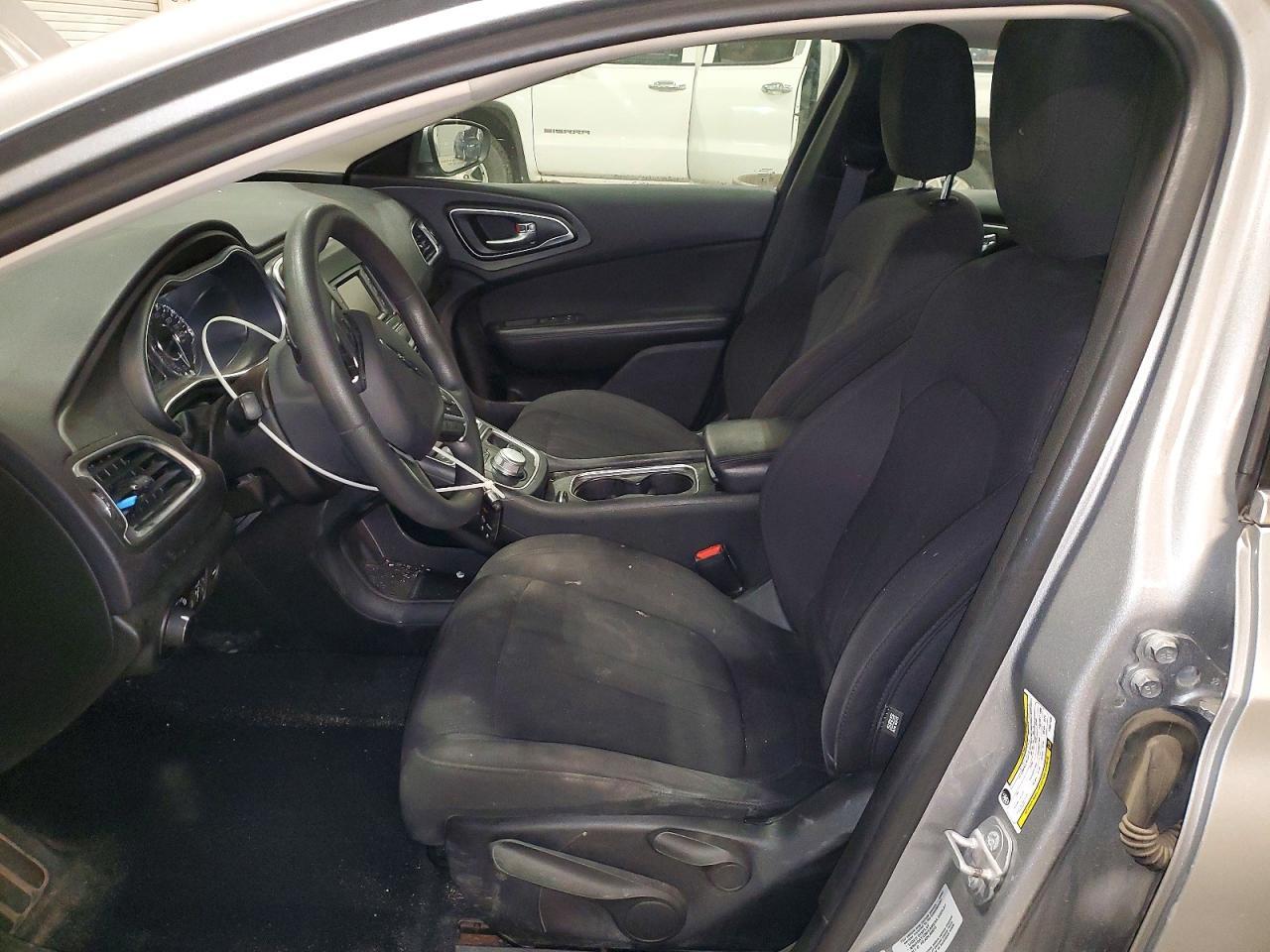 2015 Chrysler 200 Limited - Фото 7