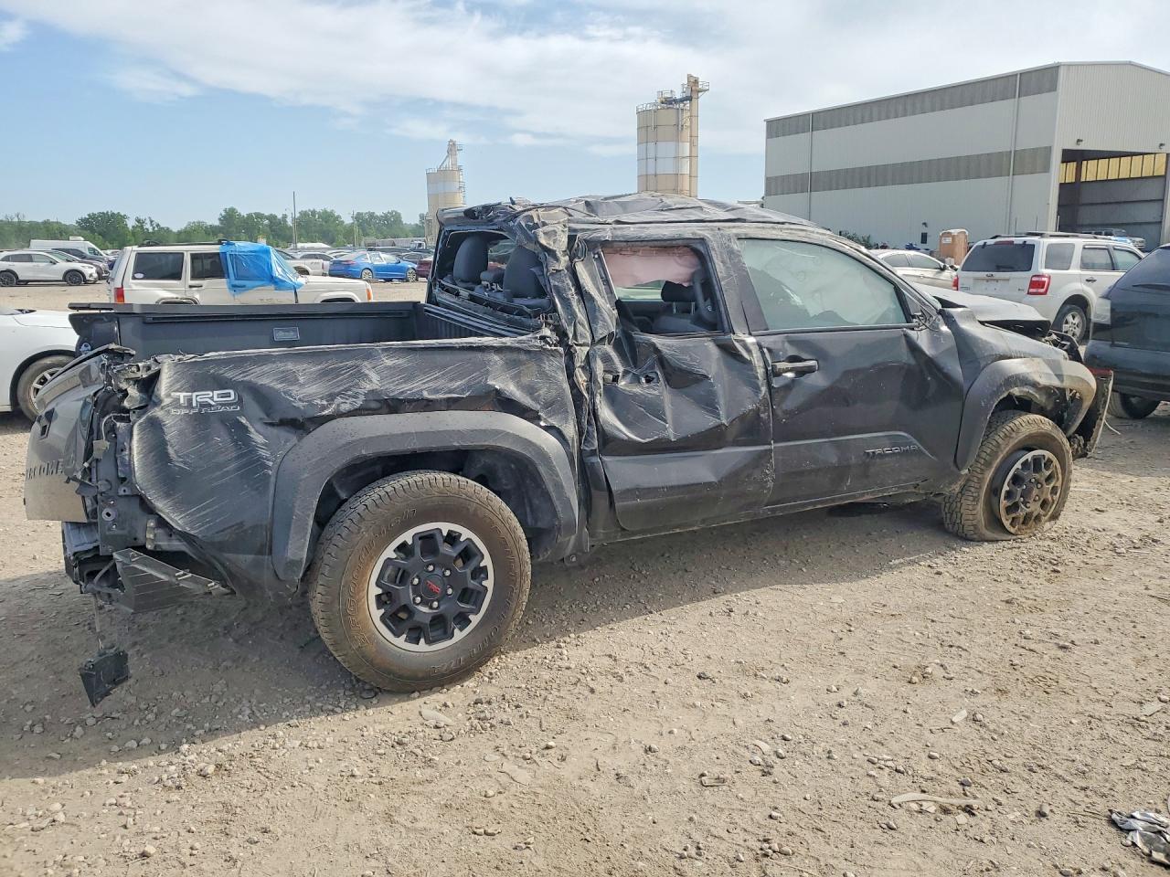 2025 Toyota Tacoma Trd Off-Road - Image 3