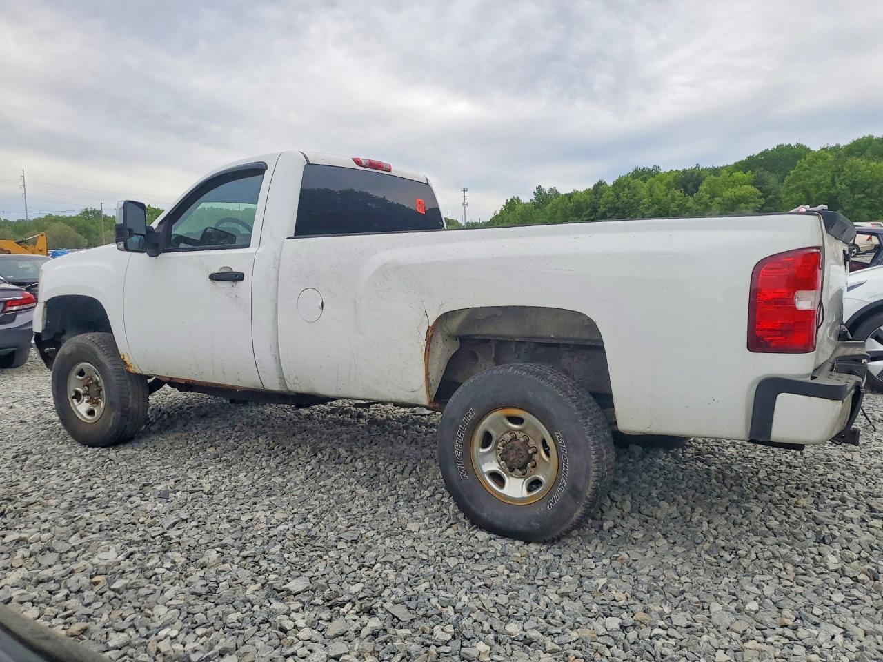 2010 GMC Sierra K3500 - Фото 2