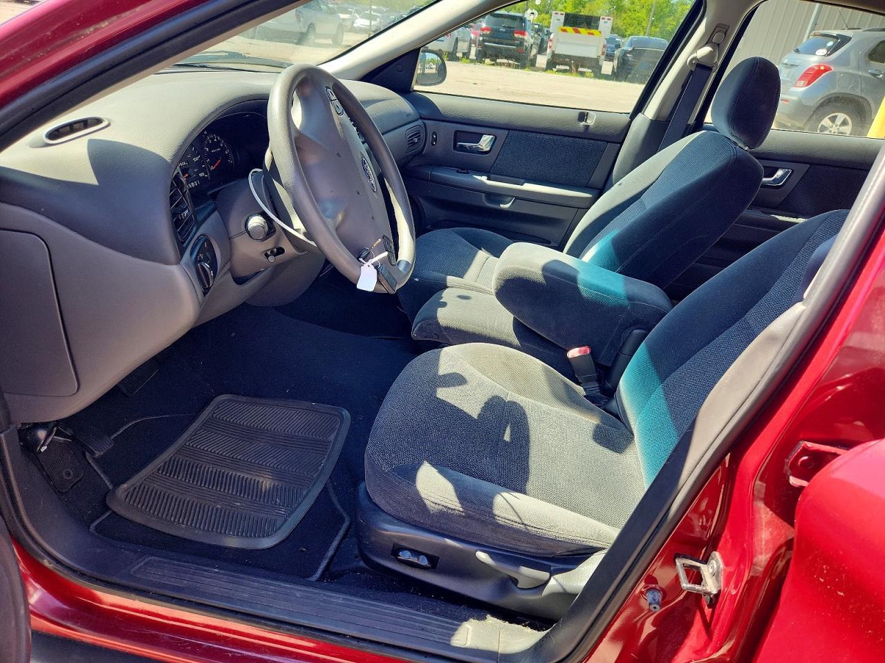 2002 Ford Taurus Se - Image 7