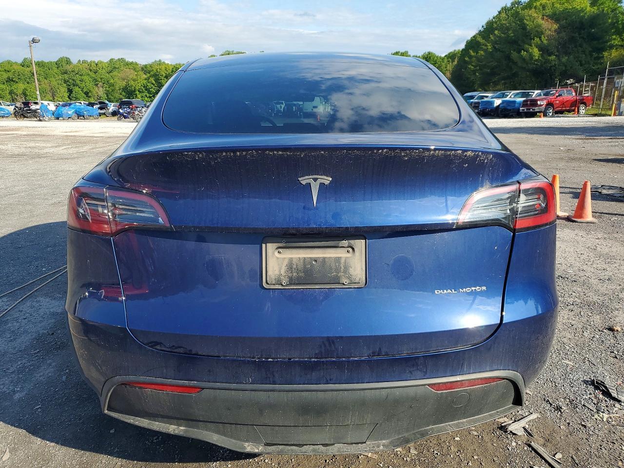 2023 Tesla Model Y - Image 6