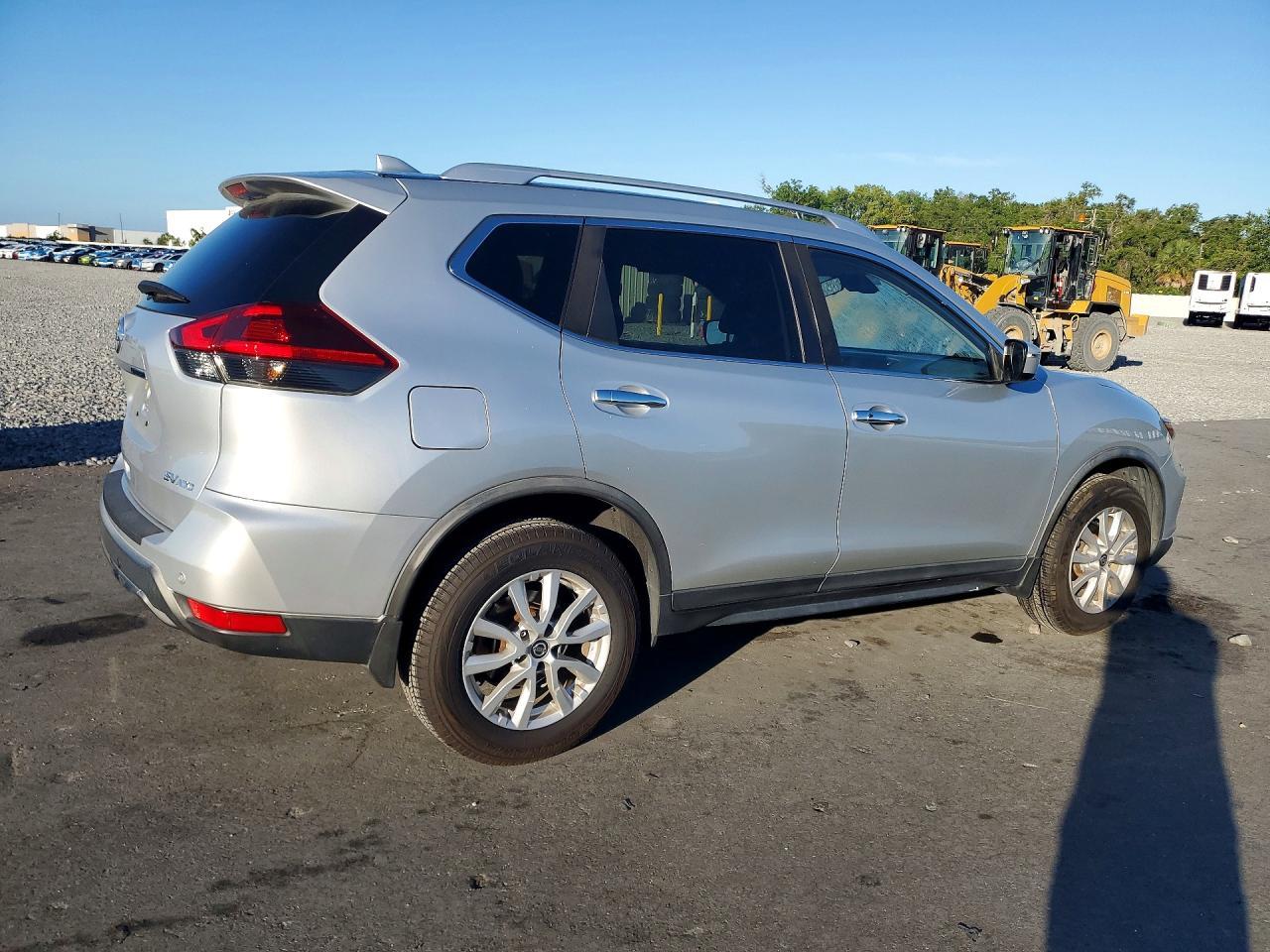 2020 Nissan Rogue Sv - Image 3