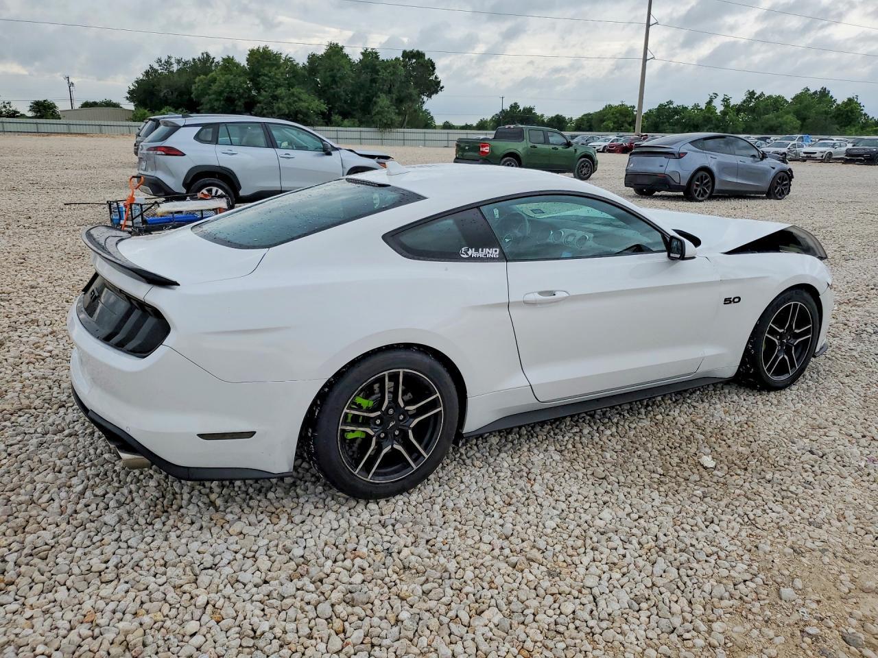 2020 Ford Mustang Gt - Фото 3