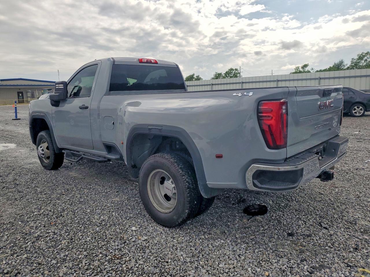 2025 GMC Sierra K3500 - Фото 2