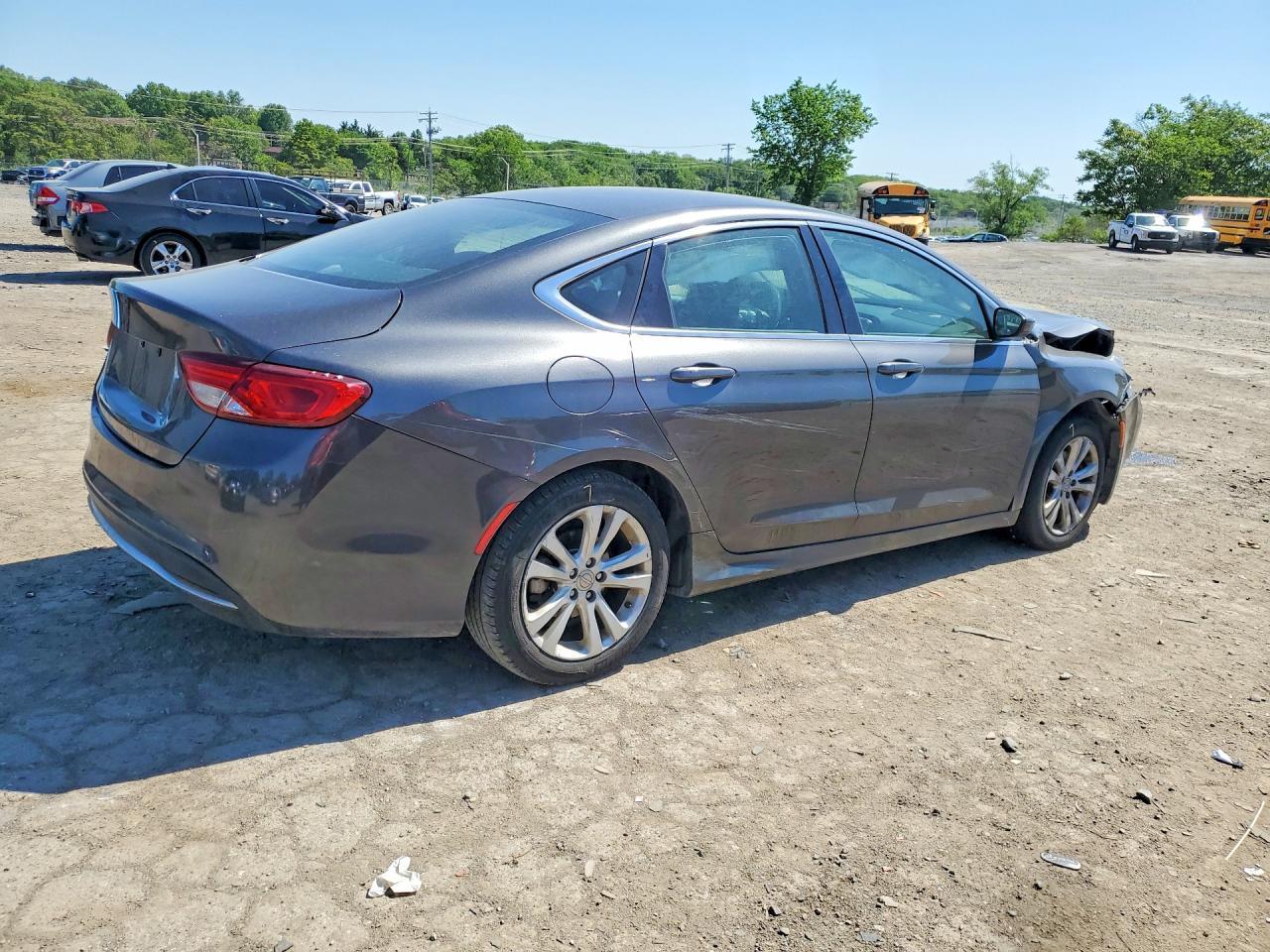 2015 Chrysler 200 Limited - Фото 3