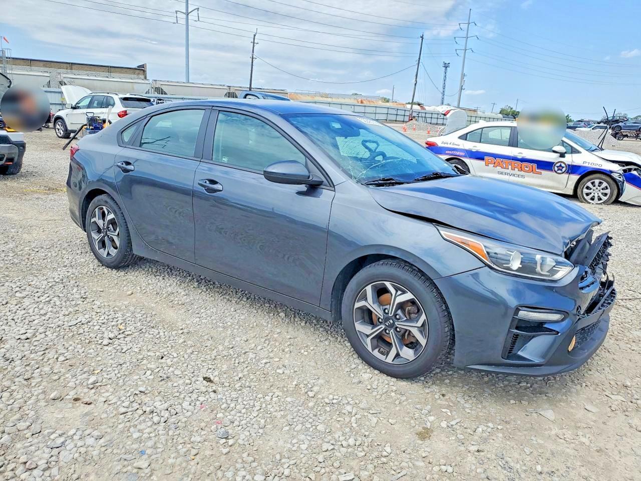 2020 Kia Forte Lxs - Image 4