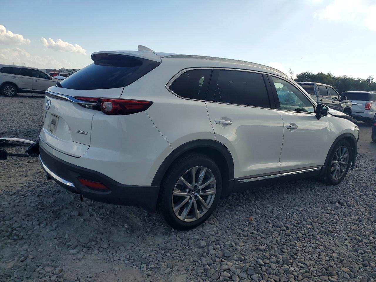 2018 Mazda Cx-9 Grand Touring - Image 3