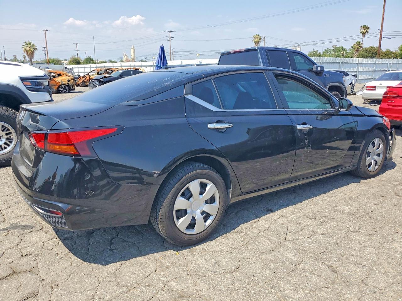 2020 Nissan Altima S - Image 3