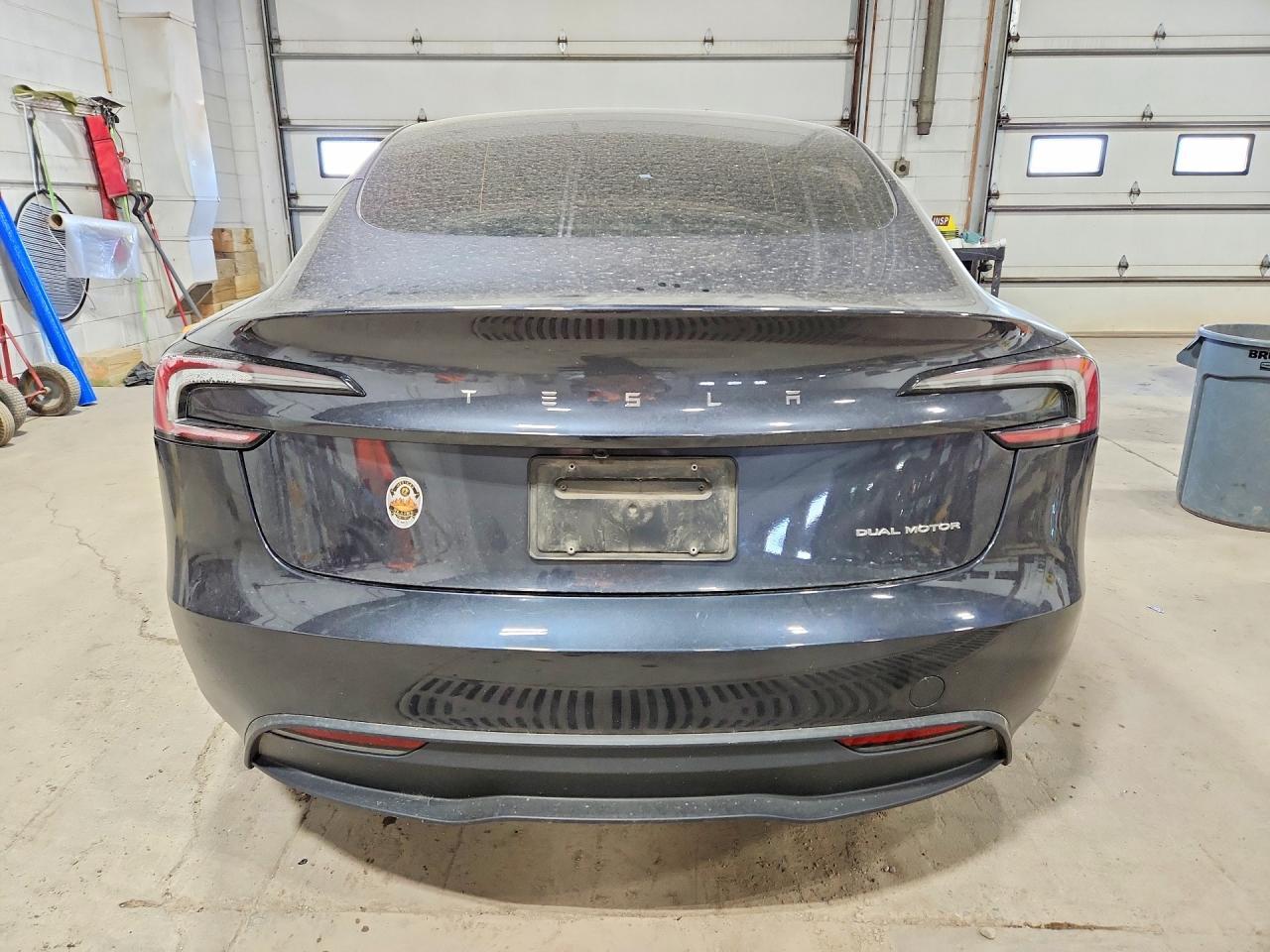 2025 Tesla Model 3 - Фото 6