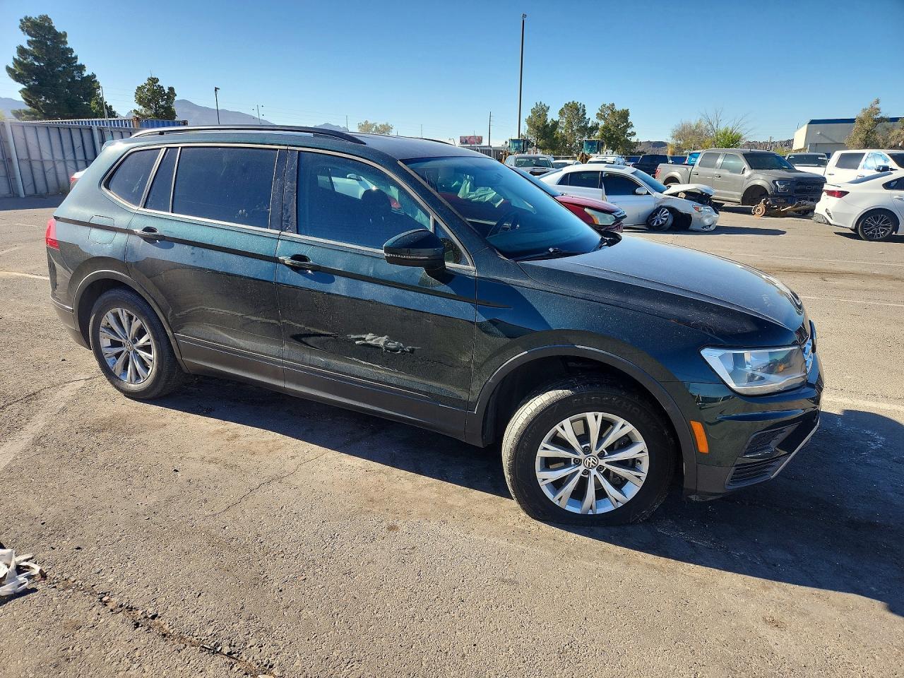 2019 Volkswagen Tiguan S - Фото 4