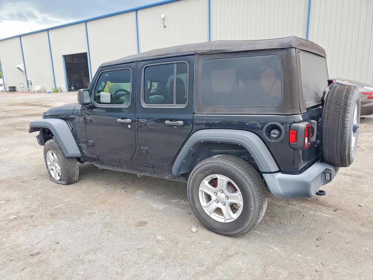 2022 Jeep Wrangler Unlimited Sport - Фото 2