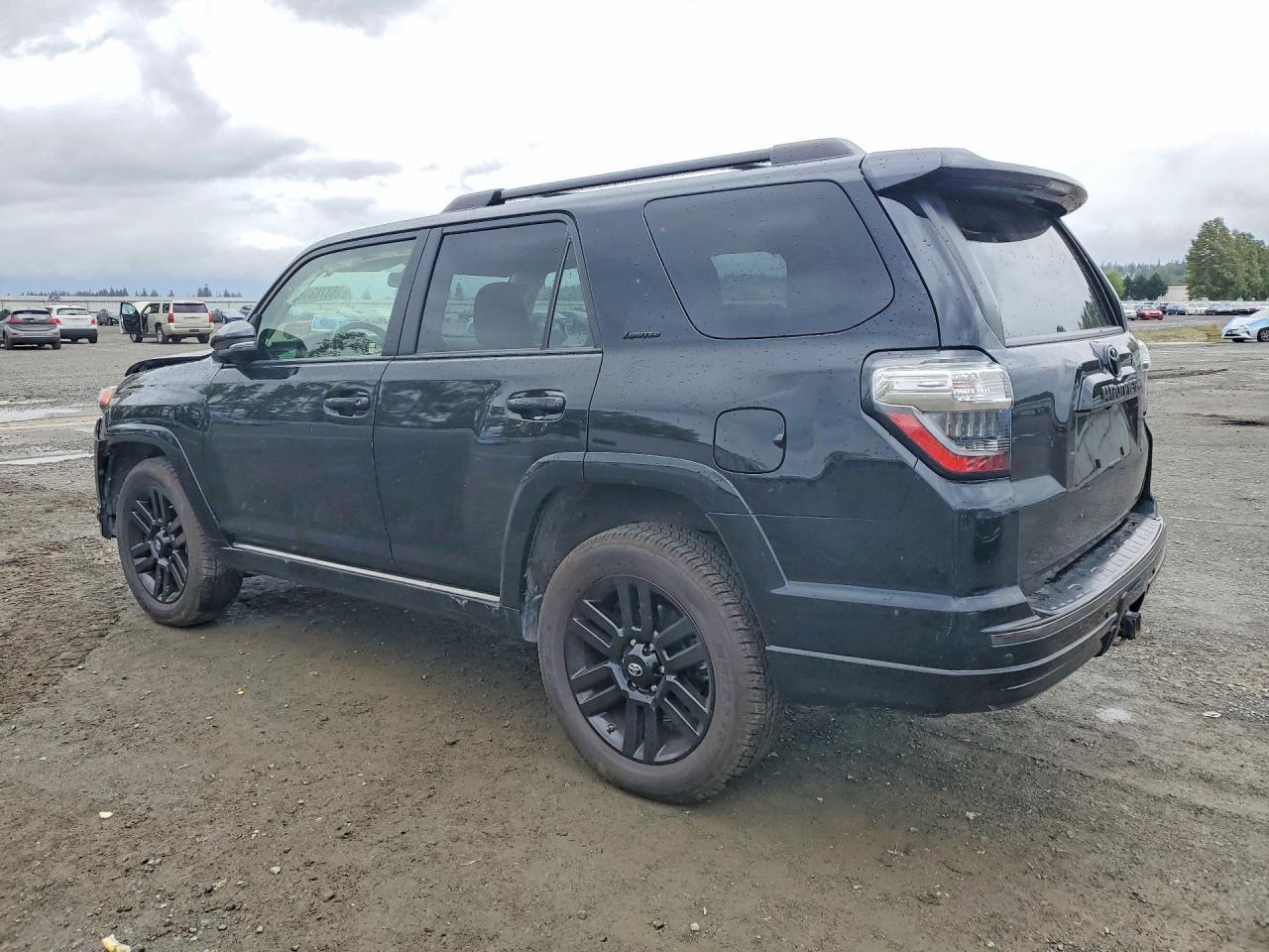 2021 Toyota 4Runner Nightshade Edition - Фото 2